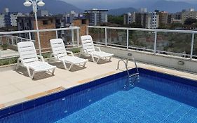 Apartamento completo e confortável com excelente localização, 5 min da Praia Grande, Tenório e comércio
